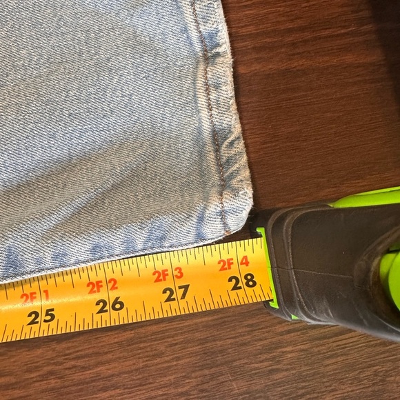 Madewell Light wash Size 25x28. Distressed, Ripped Knees. Comfy. Straight Leg - Picture 6 of 7